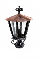 Sockelleuchte mit Kupferdach