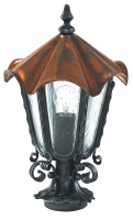 Sockelleuchte mit Kupferdach
